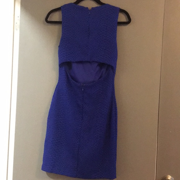 Dress - Picture 2 of 4